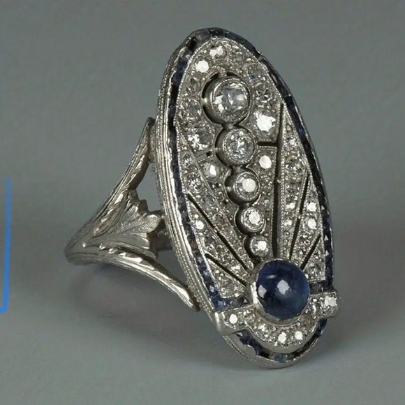 Edwardian Style White and Blue Saphire Ring - Picture 4 of 4
